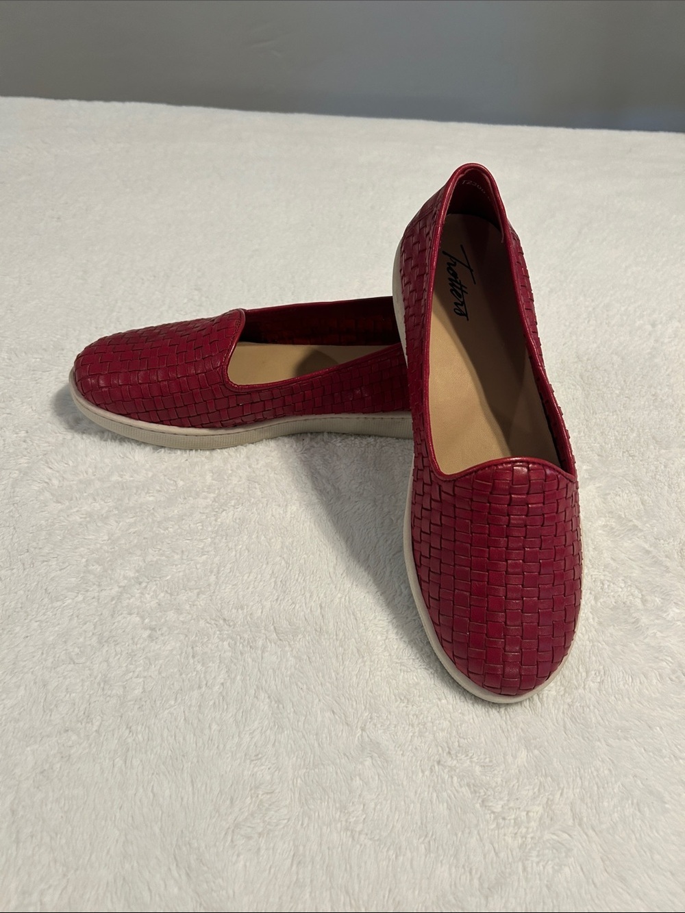 Trotters Adelina T2300-642 Womens Red Leather Slip On Loafer Flats Shoes. SZ 7WW - Picture 3 of 8